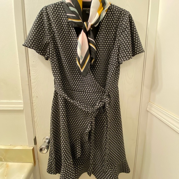 Knee length ruffles bottom dress - Picture 2 of 5